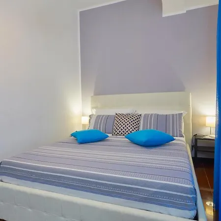 Blue&white Guest house *